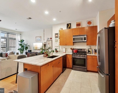 1209 N Charles Street - Photo Thumbnail 9