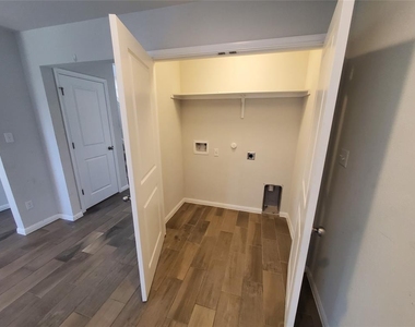 1158 Esplanade Pkwy - Photo Thumbnail 10