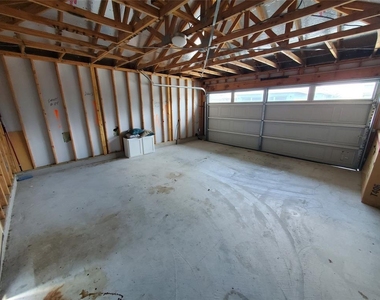 1158 Esplanade Pkwy - Photo Thumbnail 18