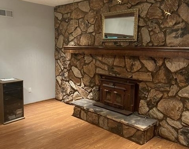 1007 Lee Jackson Drive - Photo Thumbnail 10