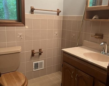 1007 Lee Jackson Drive - Photo Thumbnail 13
