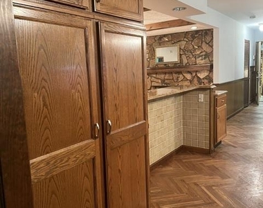 1007 Lee Jackson Drive - Photo Thumbnail 7