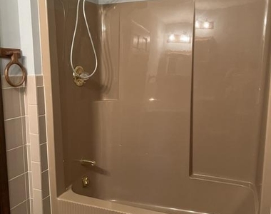 1007 Lee Jackson Drive - Photo Thumbnail 15