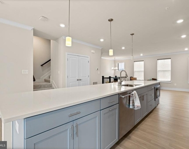 7638 Quartzite Lane - Photo Thumbnail 8