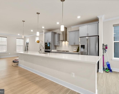 7638 Quartzite Lane - Photo Thumbnail 9