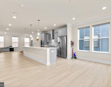 7638 Quartzite Lane - Photo Thumbnail 13