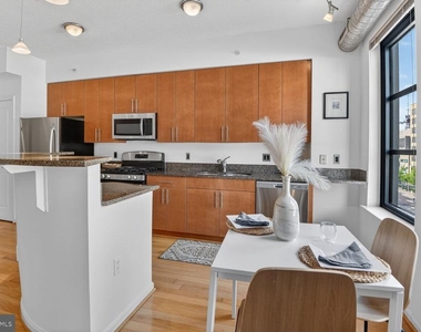 1390 Kenyon Street Nw - Photo Thumbnail 3