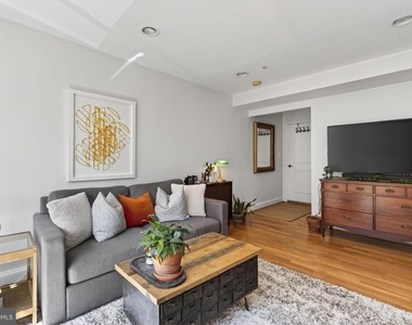804 Taylor Street Nw - Photo Thumbnail 3