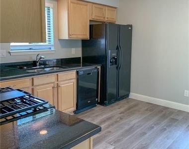 1604 Holstein Dr - Photo Thumbnail 7