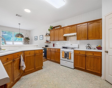 16853 Tortoise St - Photo Thumbnail 17