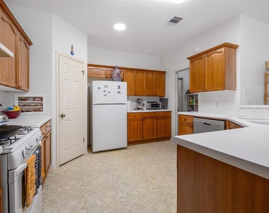 16853 Tortoise St - Photo Thumbnail 16