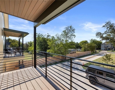 914 Taulbee Ln - Photo Thumbnail 11