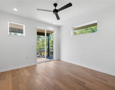 914 Taulbee Ln - Photo Thumbnail 9
