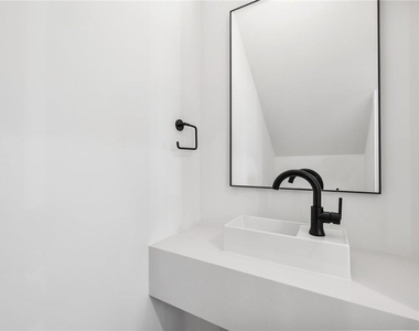 914 Taulbee Ln - Photo Thumbnail 8