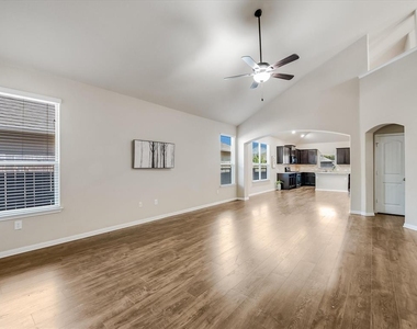 141 Serrano St - Photo Thumbnail 6