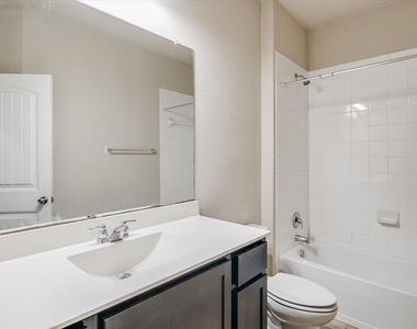 141 Serrano St - Photo Thumbnail 14
