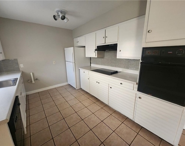 607 Nelray B Blvd - Photo Thumbnail 3