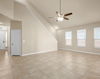 16440 Pienza Dr - Photo Thumbnail 4