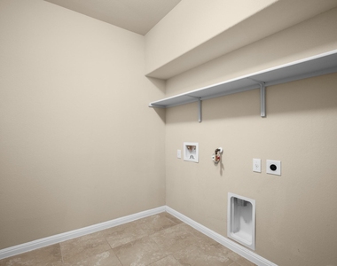 16440 Pienza Dr - Photo Thumbnail 3