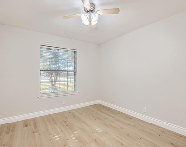 201 Orchard Way - Photo Thumbnail 20