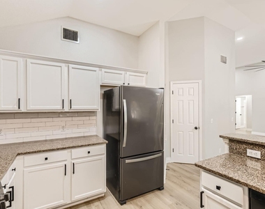 201 Orchard Way - Photo Thumbnail 6