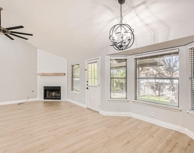 201 Orchard Way - Photo Thumbnail 10