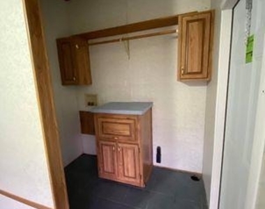 81 Roots Rd - Photo Thumbnail 4