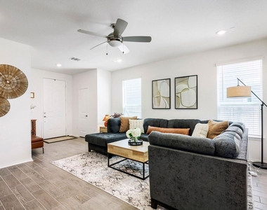6504 Albany Sleigh Dr - Photo Thumbnail 6