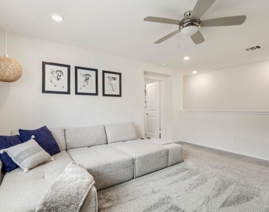 6504 Albany Sleigh Dr - Photo Thumbnail 12