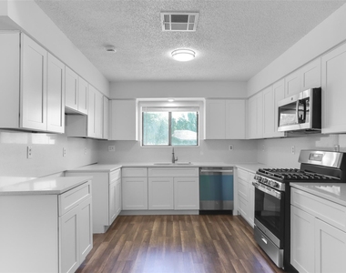 2509 Sumac Ln - Photo Thumbnail 4