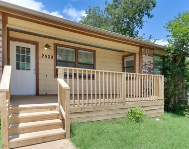 2509 Sumac Ln - Photo Thumbnail 2