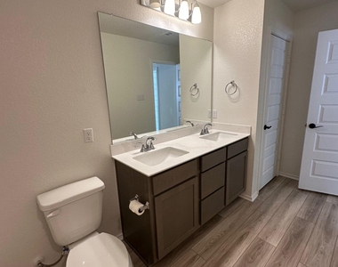 4469 Acerno St - Photo Thumbnail 24
