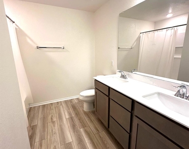 4469 Acerno St - Photo Thumbnail 25