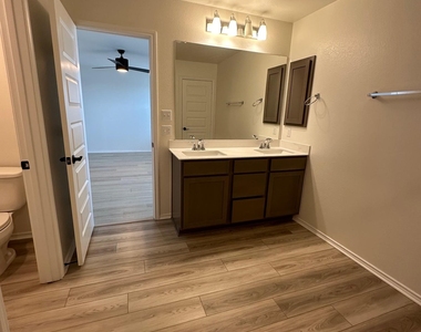 4469 Acerno St - Photo Thumbnail 29