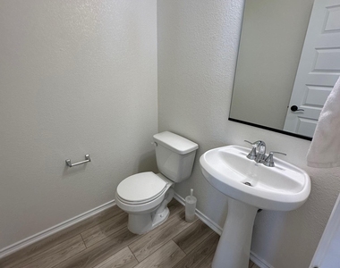 4469 Acerno St - Photo Thumbnail 19