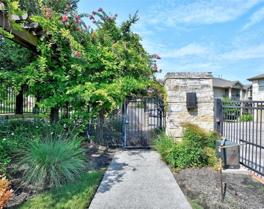 3101 Davis Ln - Photo Thumbnail 24