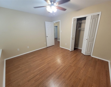 3307 Saint Genevieve Dr - Photo Thumbnail 10
