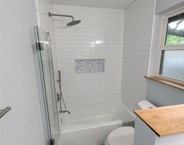 9705 Marlborough Dr - Photo Thumbnail 19