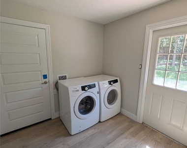9705 Marlborough Dr - Photo Thumbnail 20