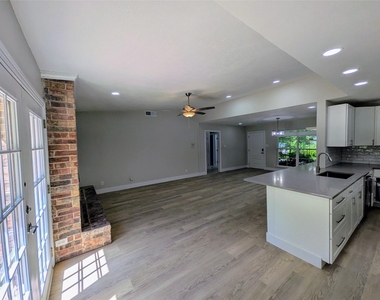 9705 Marlborough Dr - Photo Thumbnail 4
