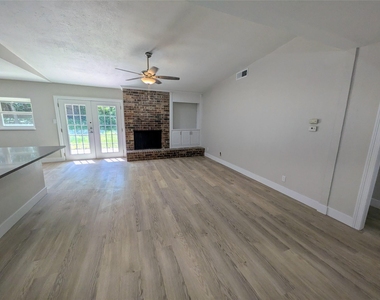 9705 Marlborough Dr - Photo Thumbnail 2