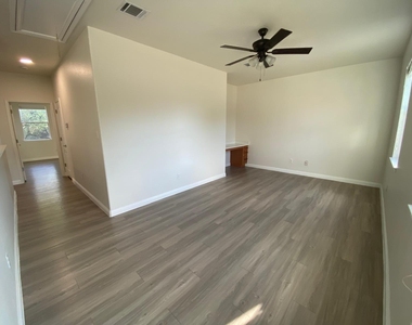 3806 Juniper Hills St - Photo Thumbnail 12