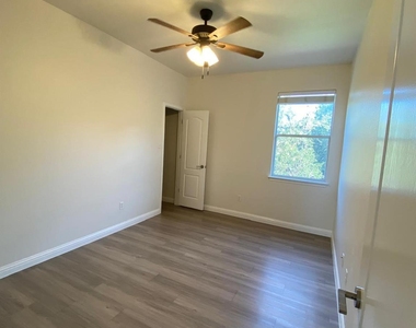 3806 Juniper Hills St - Photo Thumbnail 23