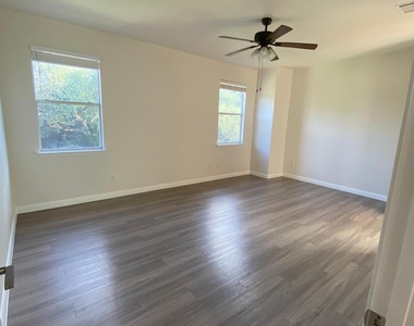 3806 Juniper Hills St - Photo Thumbnail 13
