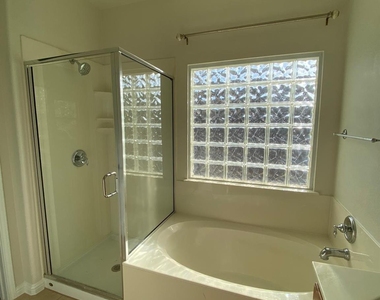 3806 Juniper Hills St - Photo Thumbnail 20