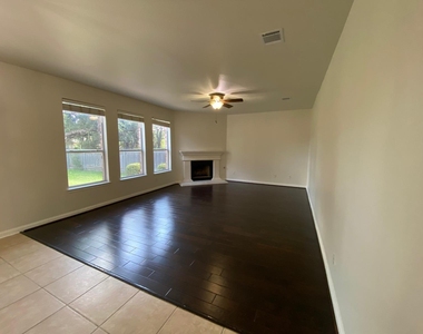 3806 Juniper Hills St - Photo Thumbnail 11