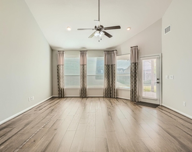 113 Leon Loop - Photo Thumbnail 12