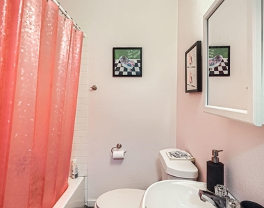 5605 Tura Ln - Photo Thumbnail 6