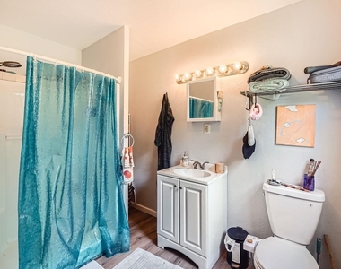 5605 Tura Ln - Photo Thumbnail 4