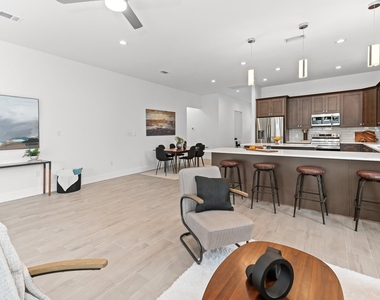 344 Colovista Pkwy - Photo Thumbnail 3